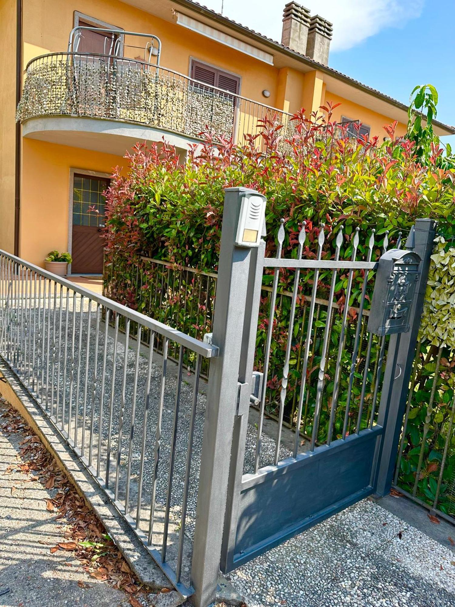 La Casa Di Maurizio Apartment Монтефиасконе Екстериор снимка